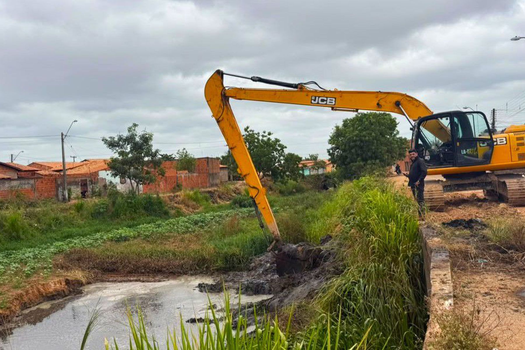 Prefeitura inicia ação de limpeza e desobstrução dos riachos de Imperatriz