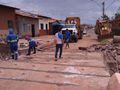 Homens da Sinfra trabalham na recuperação da ponte de concreto da Rua Hermes da Fonseca, na Vila Redenção II