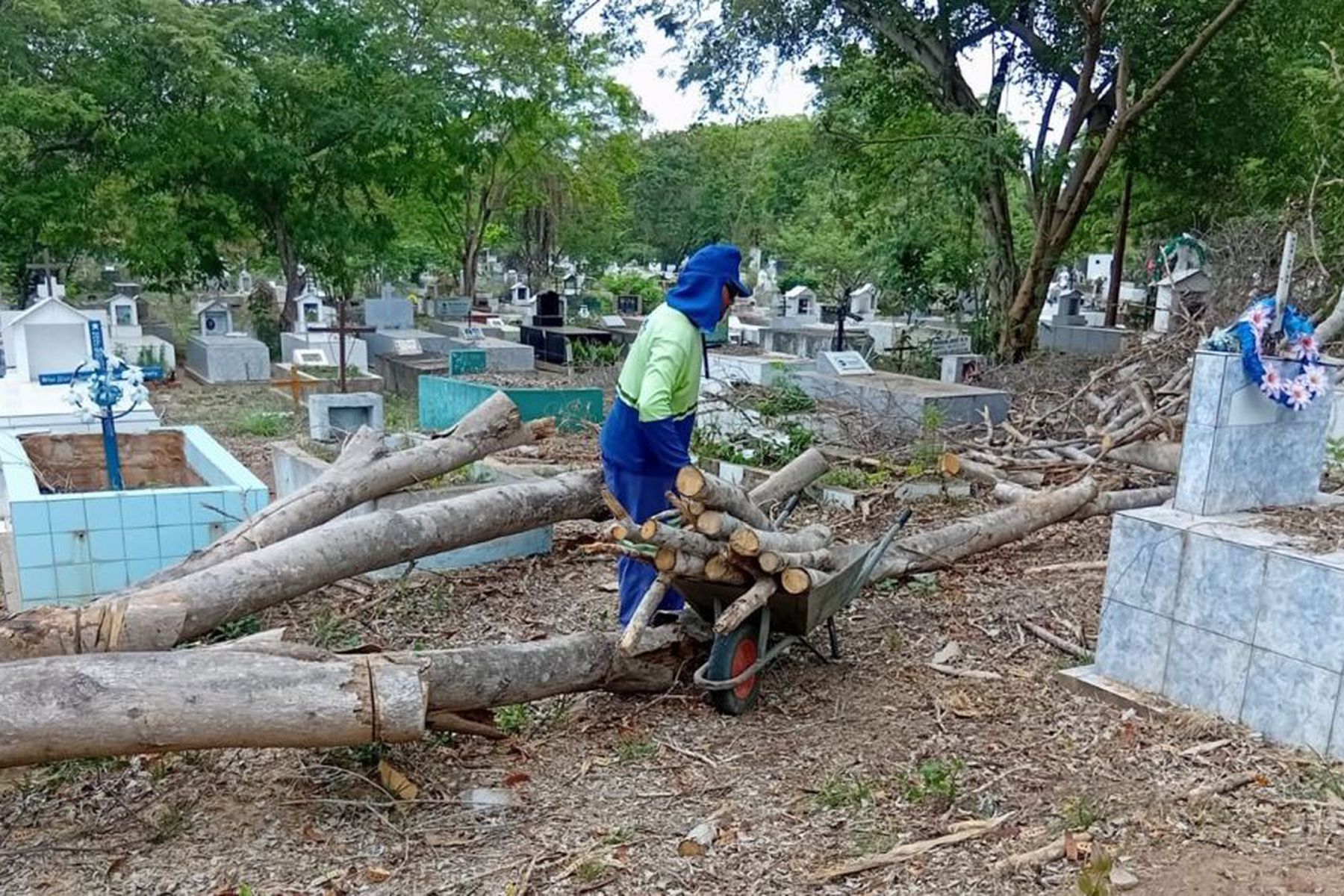Prefeitura de Imperatriz finaliza limpeza e manutenção dos cemitérios para o Dia de Finados