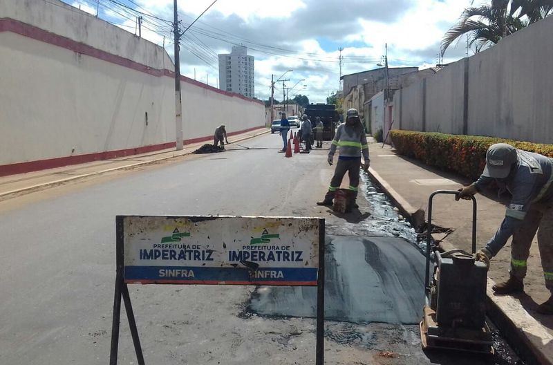 Tapa-buracos na Rua Mário Andreazza, Bairro Maranhão Novo