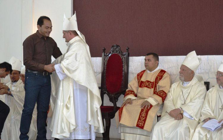 Assis Ramos participa da posse de Vilsom Basso, novo bispo de Imperatriz