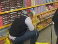 Mais de 50 kg de alimentos vencidos foram retirados das prateleiras por equipe do Procon de Imperatriz durante fiscalização a supermercados da cidade.