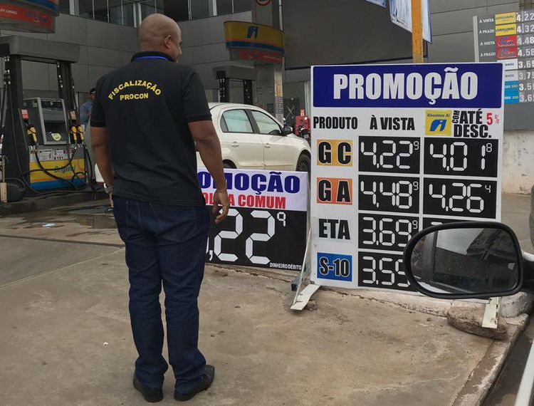 Procon orienta postos de revenda de combustível sobre adequação de preços