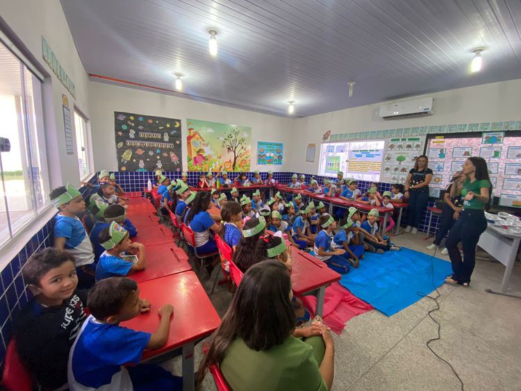 Meio Ambiente ministra palestra sobre coleta seletiva na Escola Municipal Santa Rita