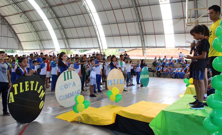 Jogos interclasse movimentam Madalena de Canossa