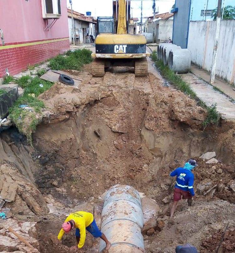 Prefeitura constrói drenagem profunda na Rua Minas Gerais na Vilinha
