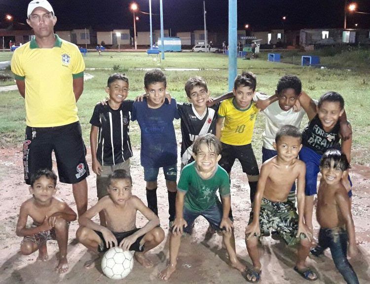 Crianças do Residencial Sebastião Régis participam do "Torcida Cidadã" neste sábado