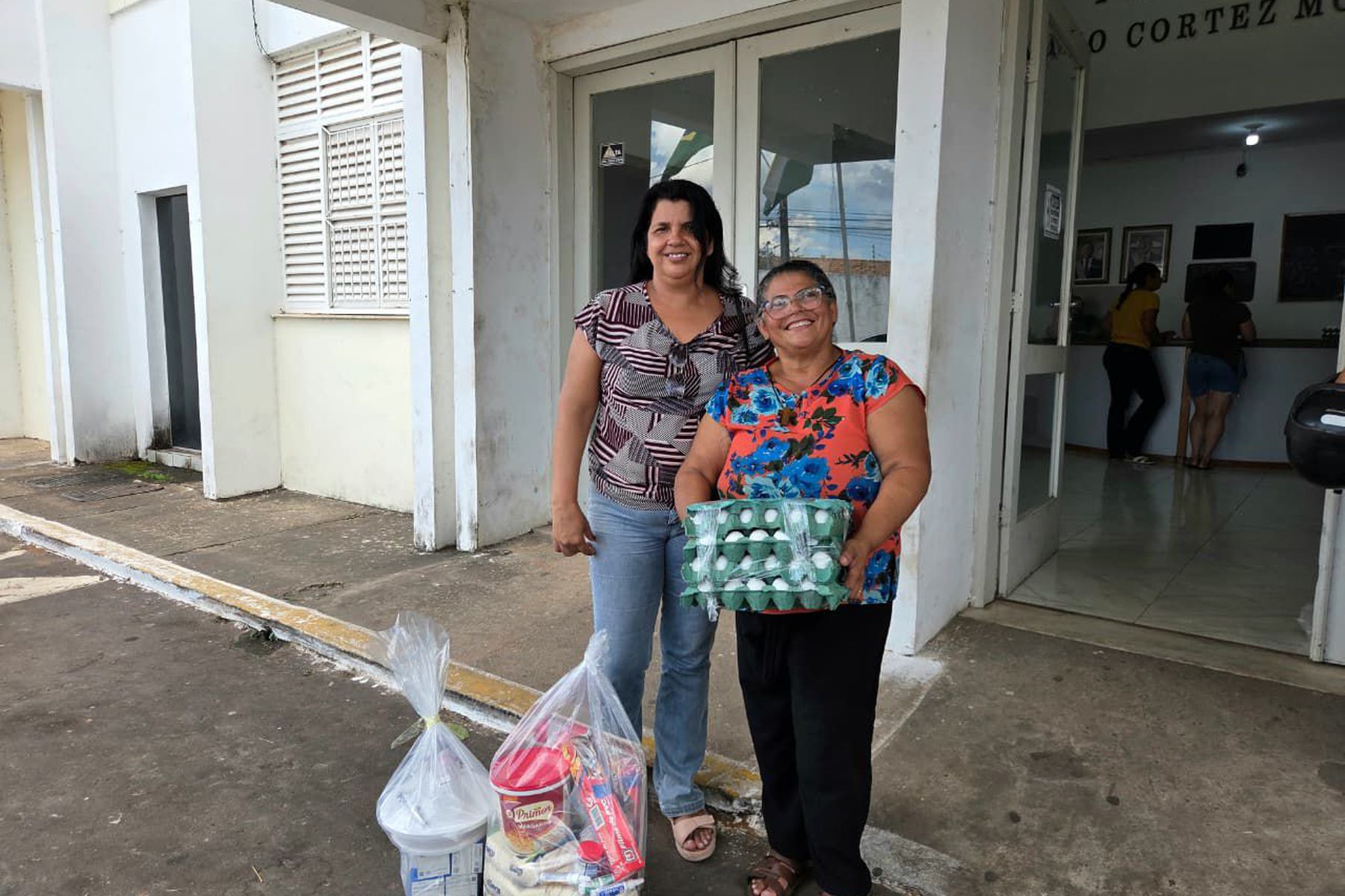 Participantes do Empreende Mulher recebem kits para produção do bolo de 174 metros