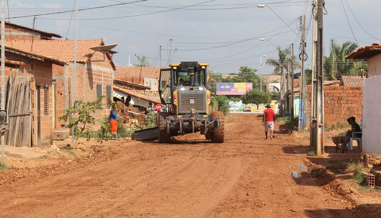 Rua Guarani é preparada para receber pavimentação asfáltica
