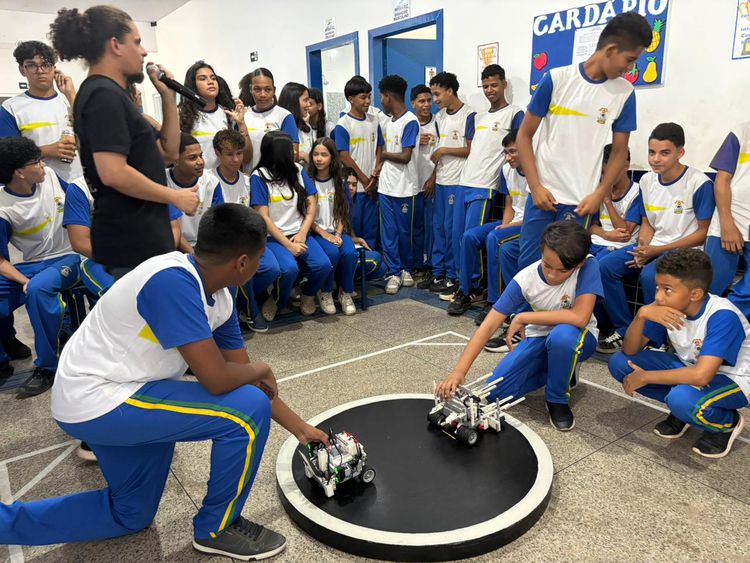Escola Municipal João Batista de Paiva realiza Campeonato de Robótica