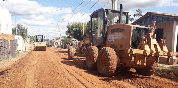 Serviço de recuperação de ruas avança na Vila Palmares