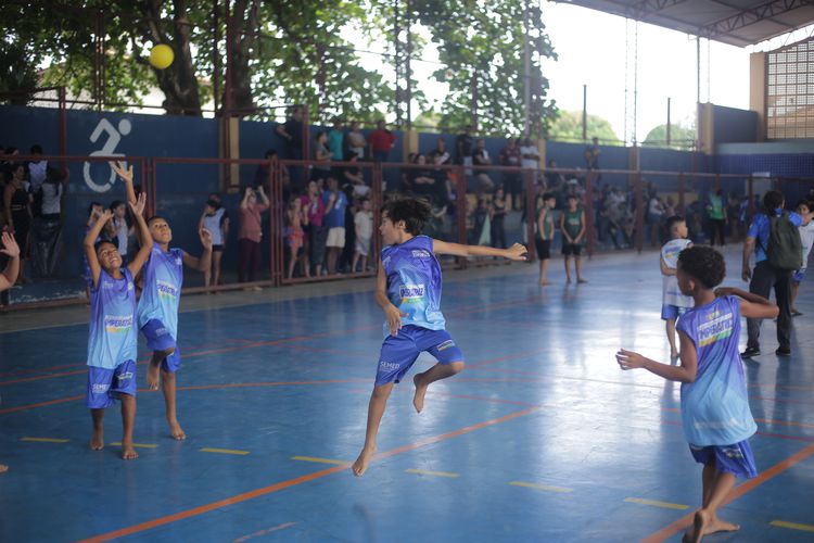Queimada, futsal e atletismo lideram participação dos alunos da rede municipal de ensino nos JEI’s 2025