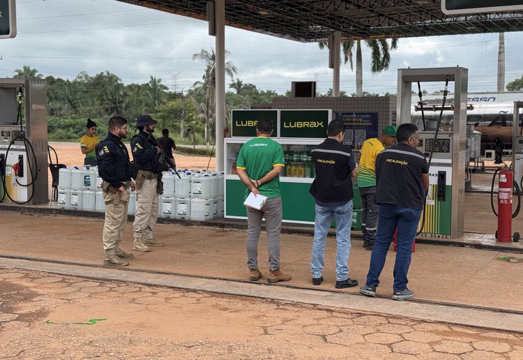 Procon fiscaliza 12 postos de combustíveis em Imperatriz e autua três por irregularidades