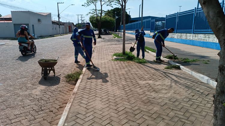 Terça-feira com serviços intensificados de limpeza