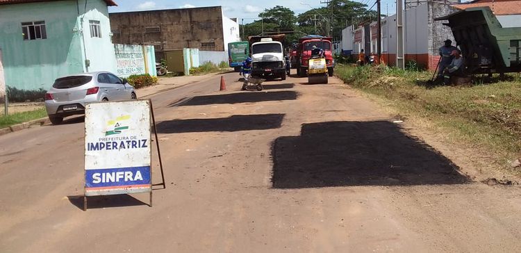 Prefeitura faz recomposição asfáltica de acesso à rodoviária de Imperatriz