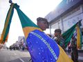 Desfile iniciou com tradicional revista à tropa.