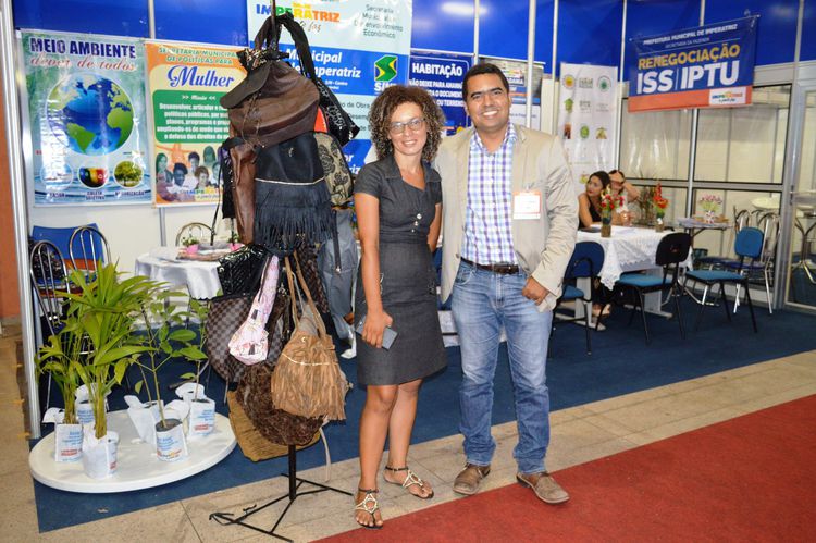 Artesã expõe produtos em estande da Prefeitura