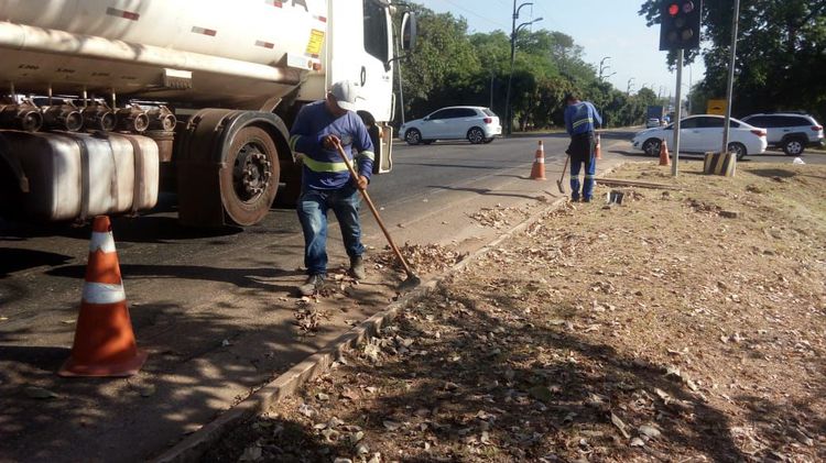 Avenida São João recebe serviços do Arrastão da Limpeza