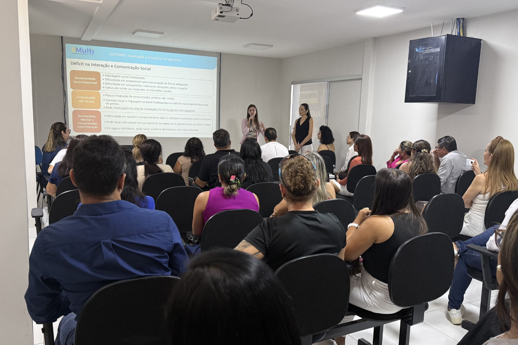 Prefeitura realiza treinamento sobre autismo com profissionais da Atenção Primária