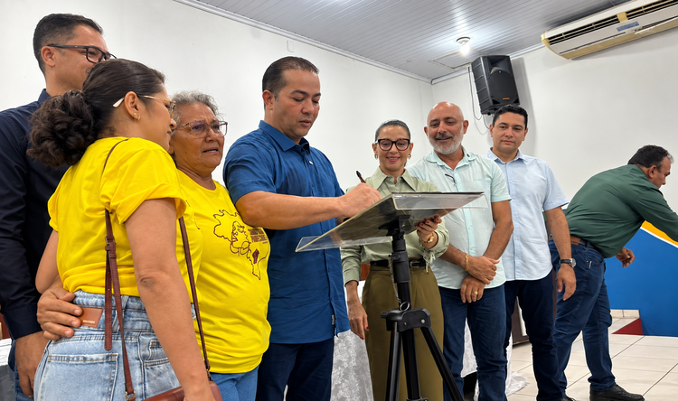 Prefeito Rildo Amaral sanciona leis que beneficiam professores e auxiliares de magistério em Imperatriz