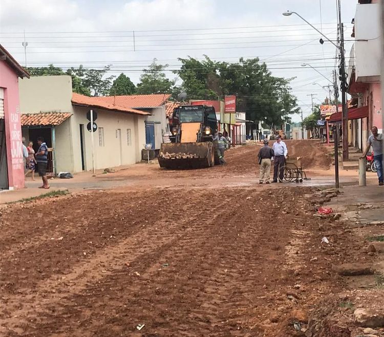 Rua Viela está sendo preparada para receber pavimentação