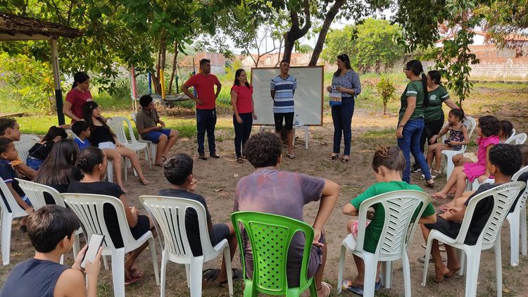 Curso de Libras forma crianças e adolescentes do SCFV e reforça políticas de inclusão social