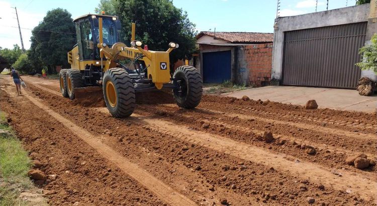 Avança terraplanagem para asfaltamento da Rua São Raimundo no Camaçari