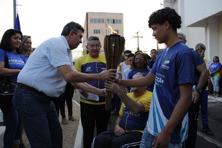 Alunos da rede municipal abrem a Semana da Pátria em Imperatriz