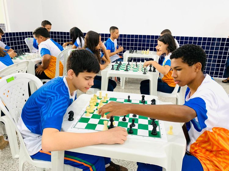 Estudantes da rede municipal iniciam atividade de xadrez