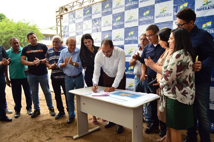 Assinada ordem de serviço para construção da quadra poliesportiva na Praça Mané Garrincha