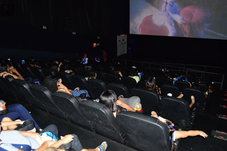 Sessão de cinema abre programação municipal para Semana da Criança