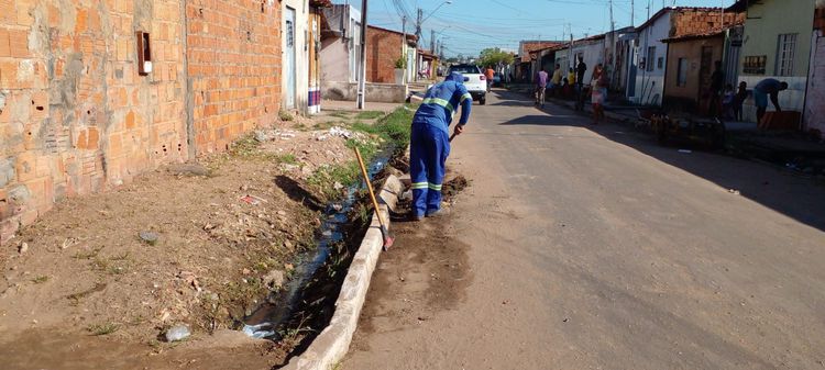 Prefeitura intensifica trabalhos de recuperação de vias e limpeza urbana nesta quarta-feira