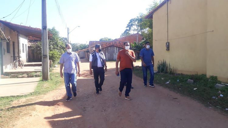 Prefeito Assis Ramos emite ordem de serviço para bloqueteamento da Rua Tupinambá na Caema