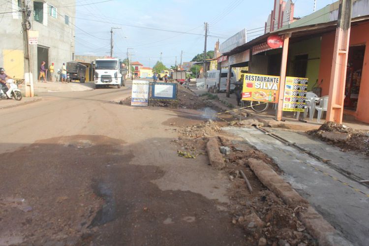 Prefeitura inicia construção de drenagens superficiais na Avenida Imperatriz