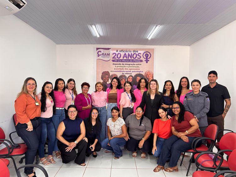 Café com Elas reúne assistidas do CRAM em referência aos 20 anos da Lei Maria da Penha