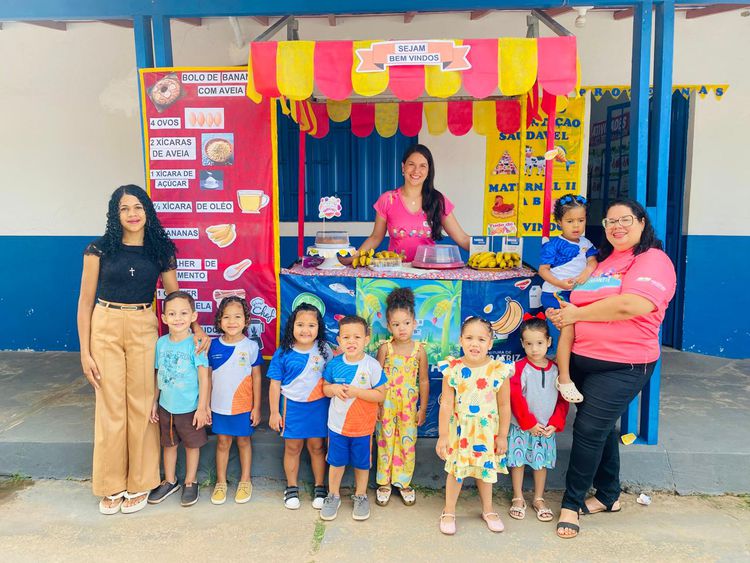 Feira de Alimentação Saudável mobiliza crianças e famílias na Creche Municipal Risco e Rabisco