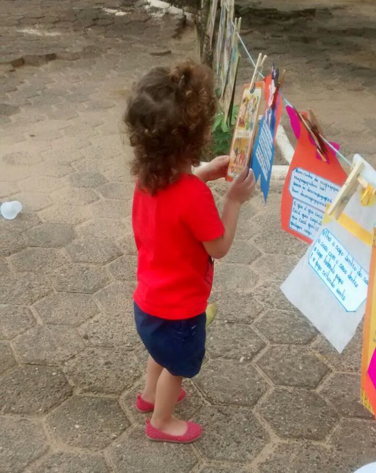 Projetos de incentivo à leitura marcam semana do livro infantil na rede municipal