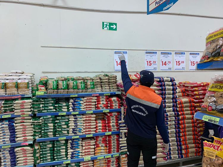 Defesa Civil vistoria rede de supermercados