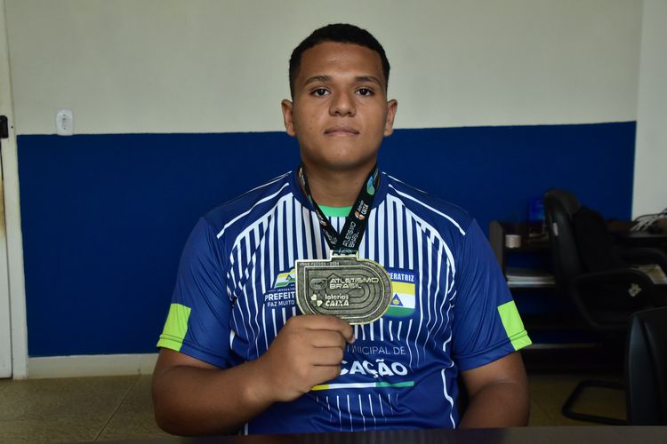 Atleta do Projeto Jogado Nota 10 conquista medalha de ouro em campeonato nacional