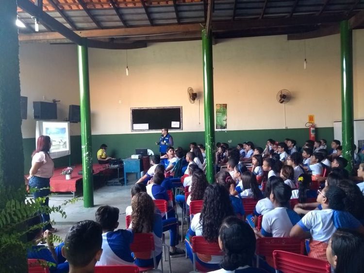 Escola Santos Dumont recebe palestra de Educação para o Trânsito