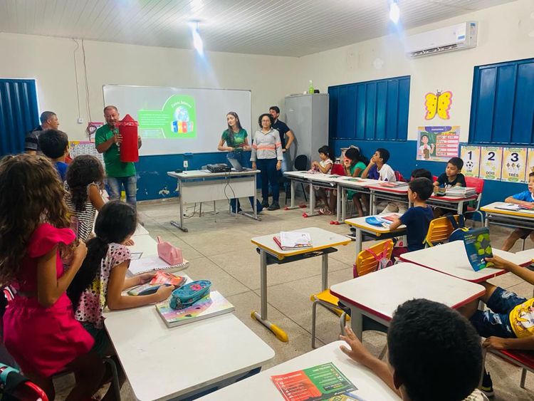 Educação Ambiental e Coleta Seletiva são temas de palestra realizada em escola da zona rural de Imperatriz