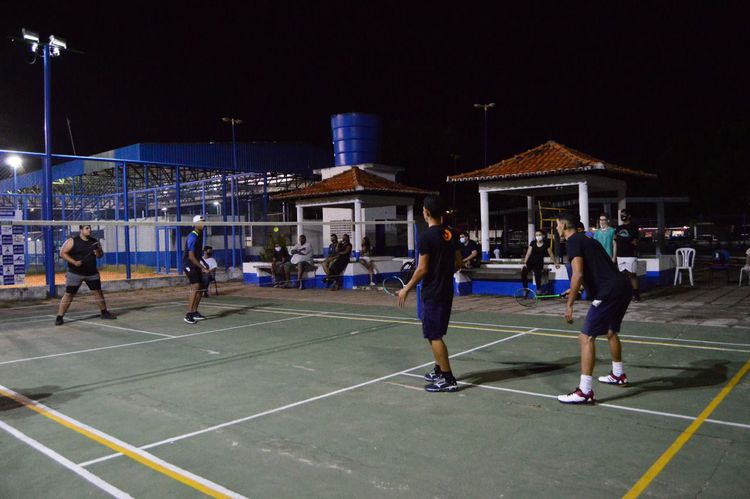 Copa Interbairros de Badminton em Duplas é aberta com oito jogos