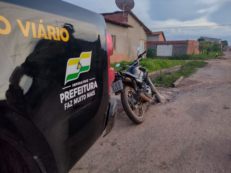 Agentes de trânsito recuperam motocicleta roubada em Imperatriz
