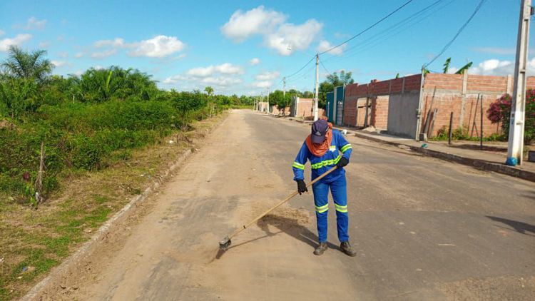 Rua Petrônio Portela recebe mutirão de limpeza