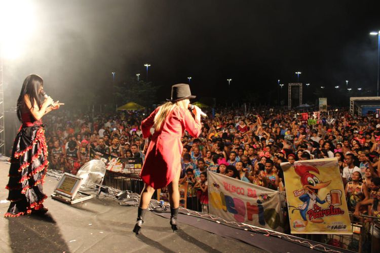 Quatro atrações animaram os foliões na terceira noite do carnaval na Beira-Rio
