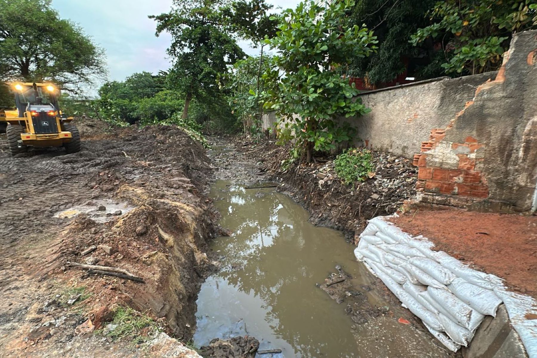 Prefeitura intensifica ações emergenciais após fortes chuvas