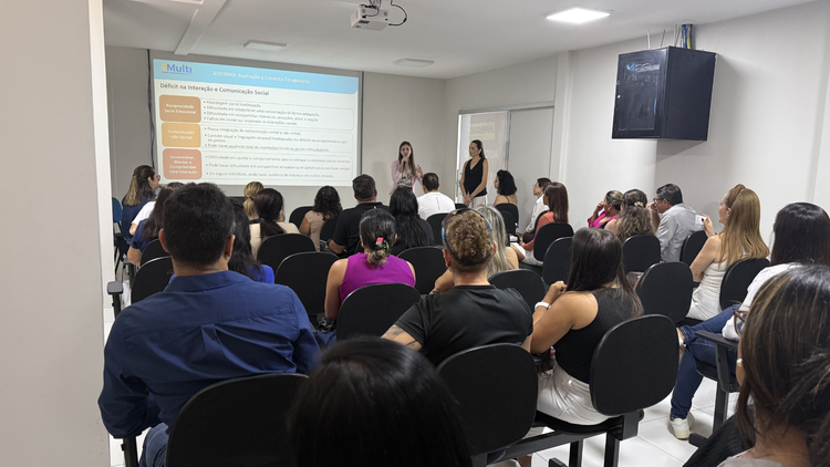 Prefeitura realiza treinamento sobre autismo com profissionais da Atenção Primária