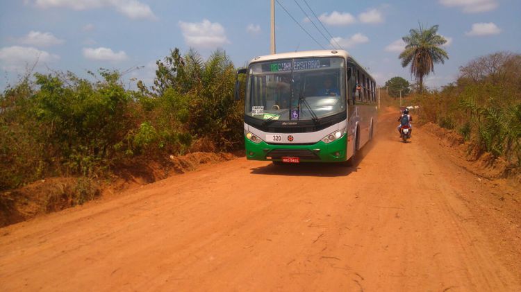 ​Prefeitura recupera estrada do povoado Cacauzinho