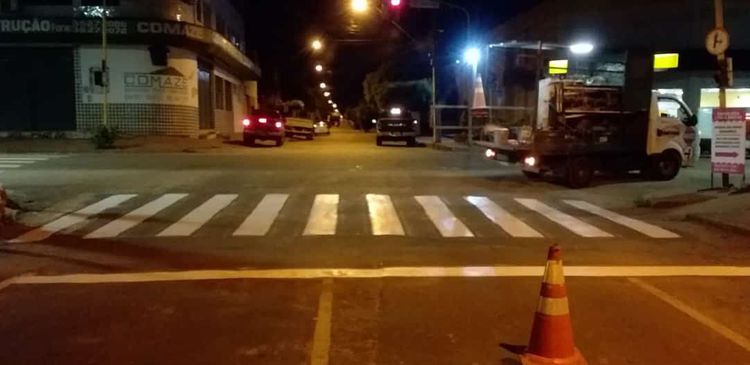 Faixas de pedestres são revitalizadas na Rua Rio Grande do Norte na Nova Imperatriz