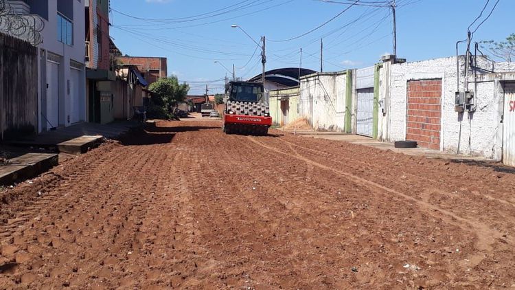 Prefeitura inicia terraplanagem para bloqueteamento da Rua São Paulo